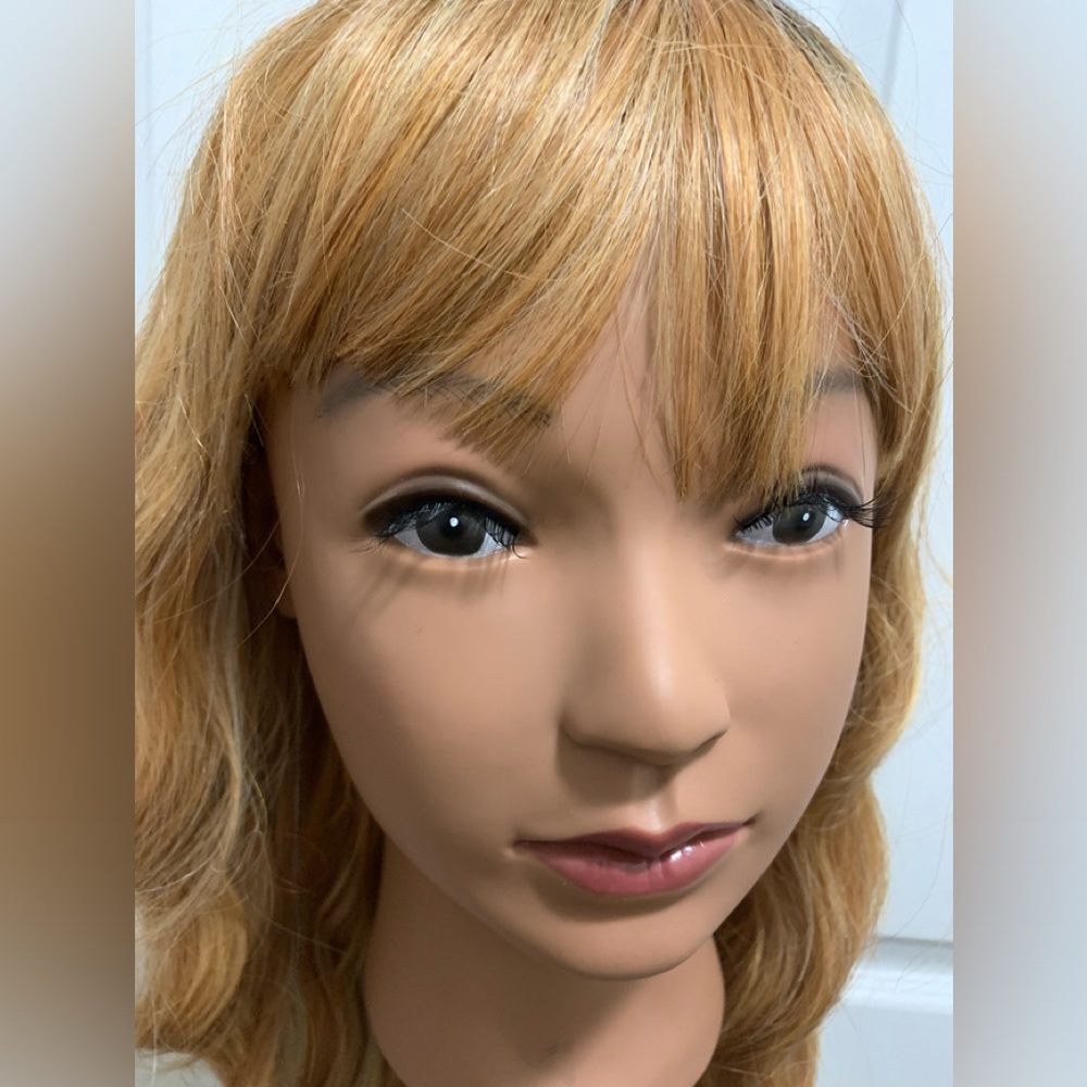 Wig - Picture 2 of 5